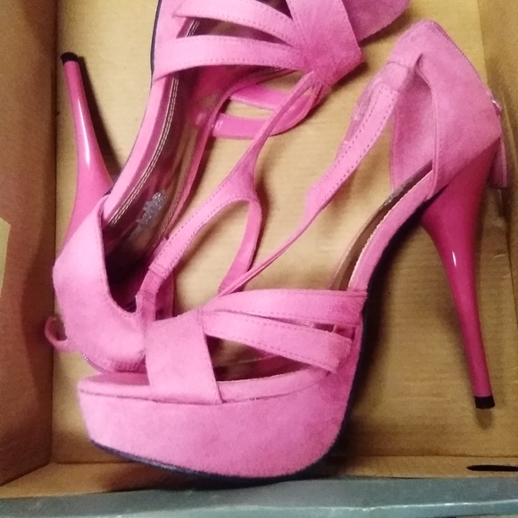 Open toe heels - Picture 2 of 3